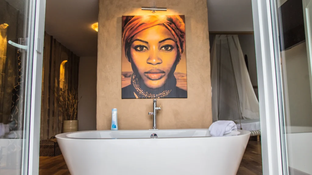 222_out_of_africa_suite_1