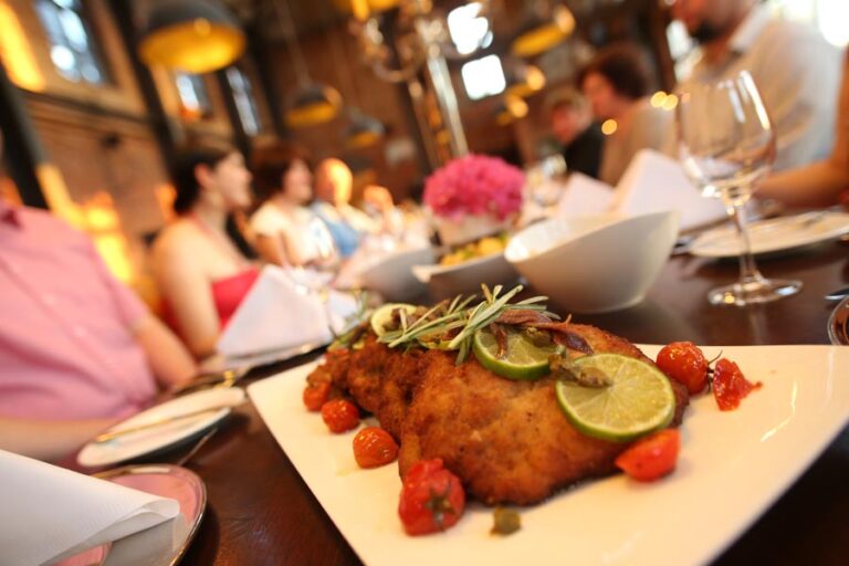 schnitzelessen_3_900x600